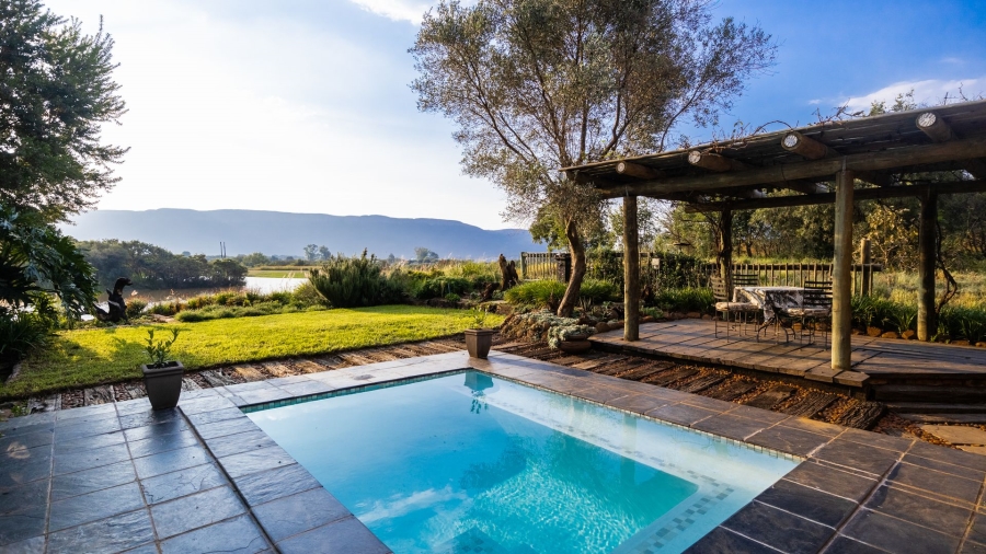 3 Bedroom Property for Sale in The Coves North West